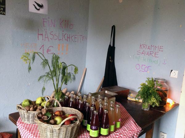 Hässliches Erntlein: Erntedankfest im Konsumkulturhaus LOKAL, Hamburg