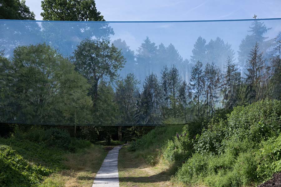documenta fifteen: La Intermundial Holobiente, Theaterschlag, 2022, The Holobiente Trail, 2022, Installationsansicht, Komposthaufen (Karlsaue), Kassel, 14. Juni 2022, Foto: Nils Klinger